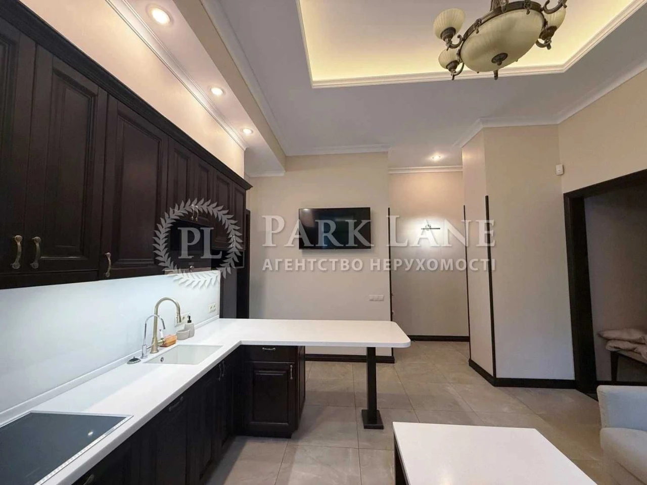Продается квартира 2 км, 2 этажа, 60 м², Центр, Хрещатик, Заньковец