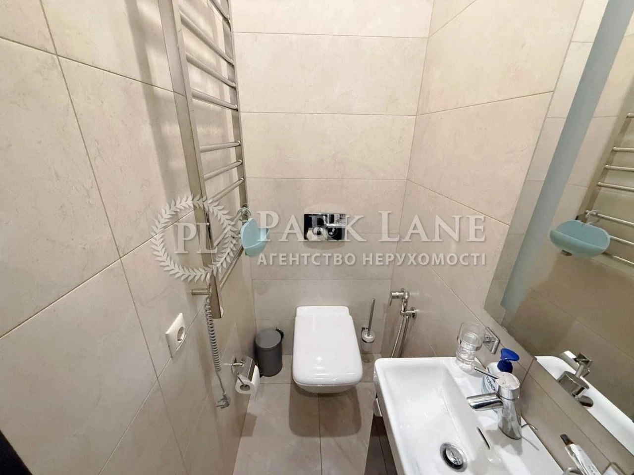 Продается квартира 2 км, 2 этажа, 60 м², Центр, Хрещатик, Заньковец