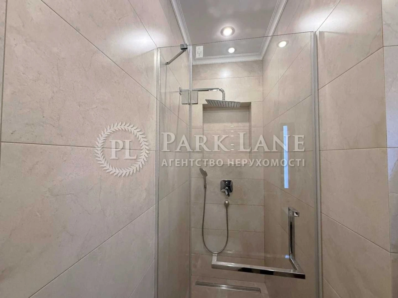 Продается квартира 2 км, 2 этажа, 60 м², Центр, Хрещатик, Заньковец