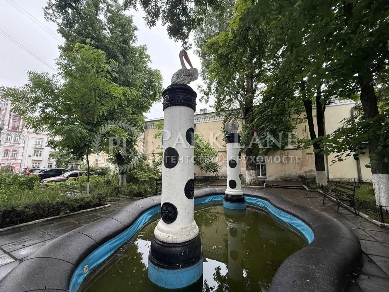 Продается квартира 2 км, 2 этажа, 60 м², Центр, Хрещатик, Заньковец