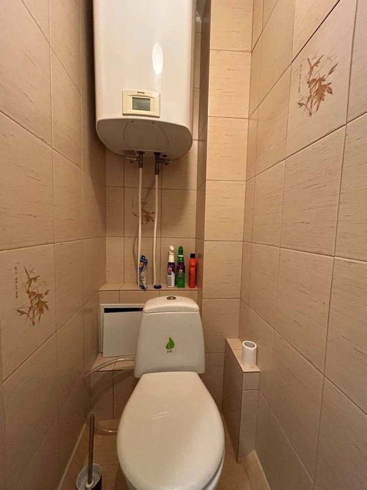 Продам 1 кімнатну квартиру з ремонтом! Вул. Гришка
