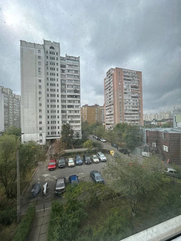 Продам 1 кімнатну квартиру з ремонтом! Вул. Гришка