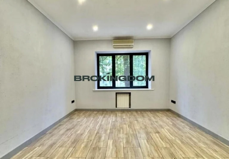 Продаж 2 кім.кварт. вул. Максима Токарева,4 (Вузівська). єВі