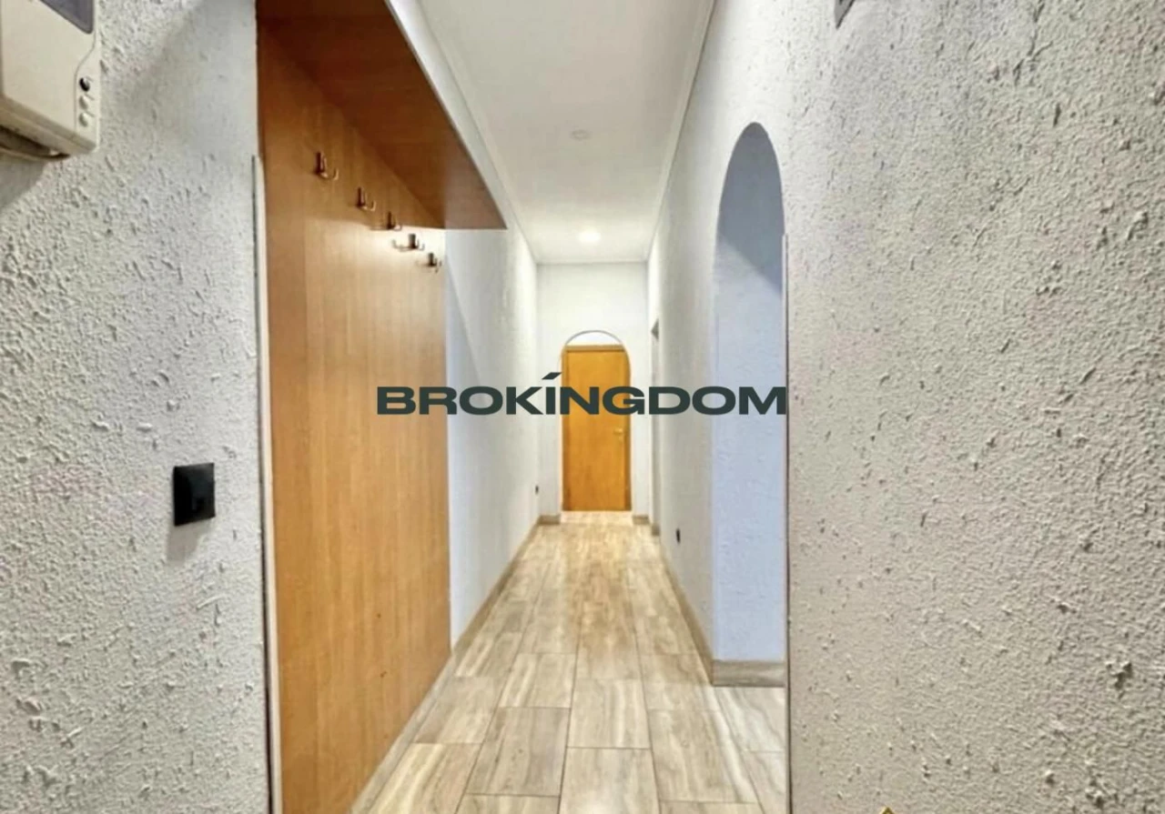 Продаж 2 кім.кварт. вул. Максима Токарева,4 (Вузівська). єВі