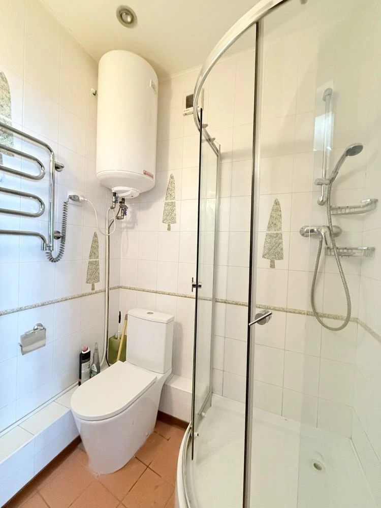No commission for sale 3-room apartment in the center of Pechersk, Tvorets residential complex, Kon Street