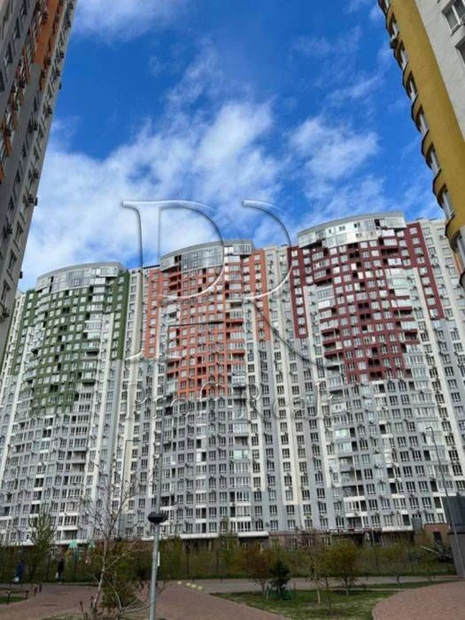 For sale 1-room apartment in the residential complex Kakhovska/metro Livoberezhna/TR