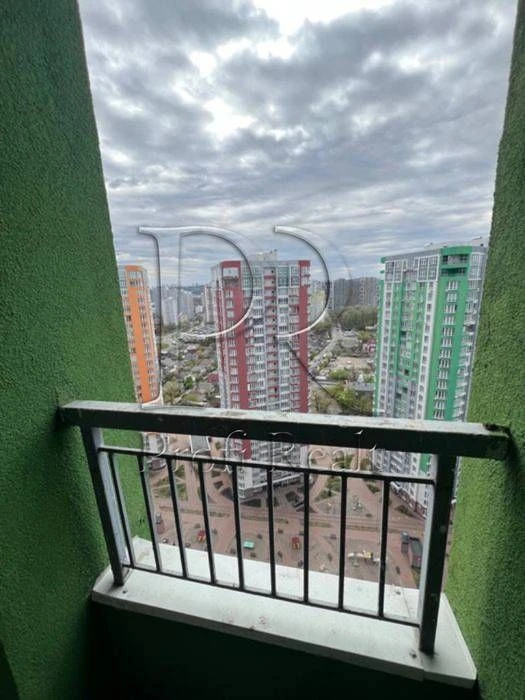 For sale 1-room apartment in the residential complex Kakhovska/metro Livoberezhna/TR