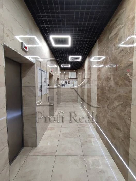 For sale 1-room apartment in the residential complex Kakhovska/metro Livoberezhna/TR