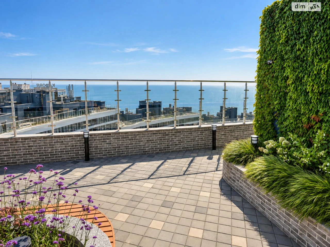 Long-Term Rental Apartment in Arcadia