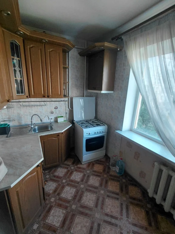 Продается трёхкомнатная квартира на Херсонском шоссе Свиридо