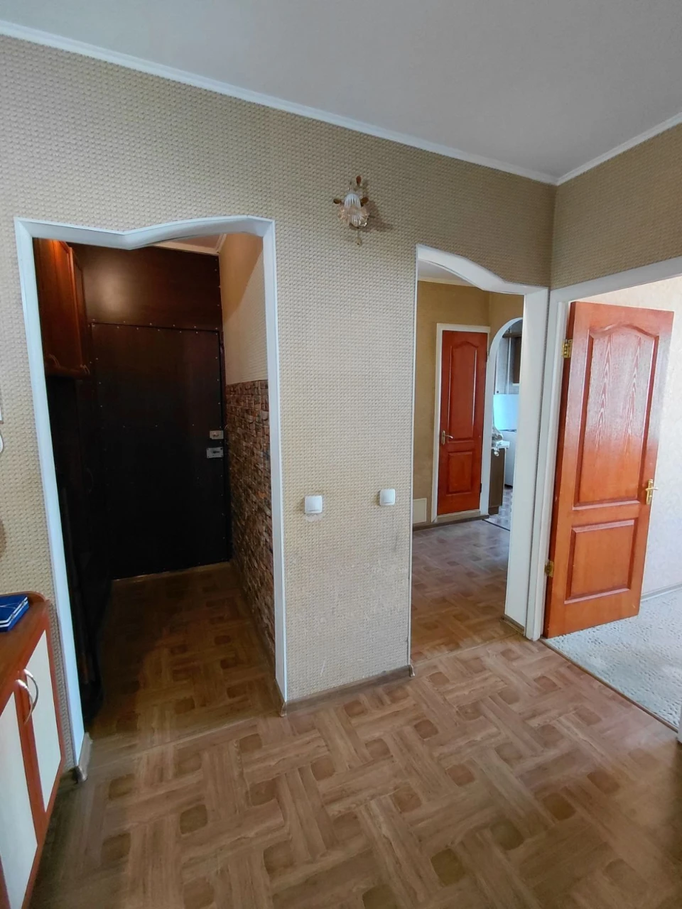 Продається трикімнатна квартира на Херсонському шосе Свиридова