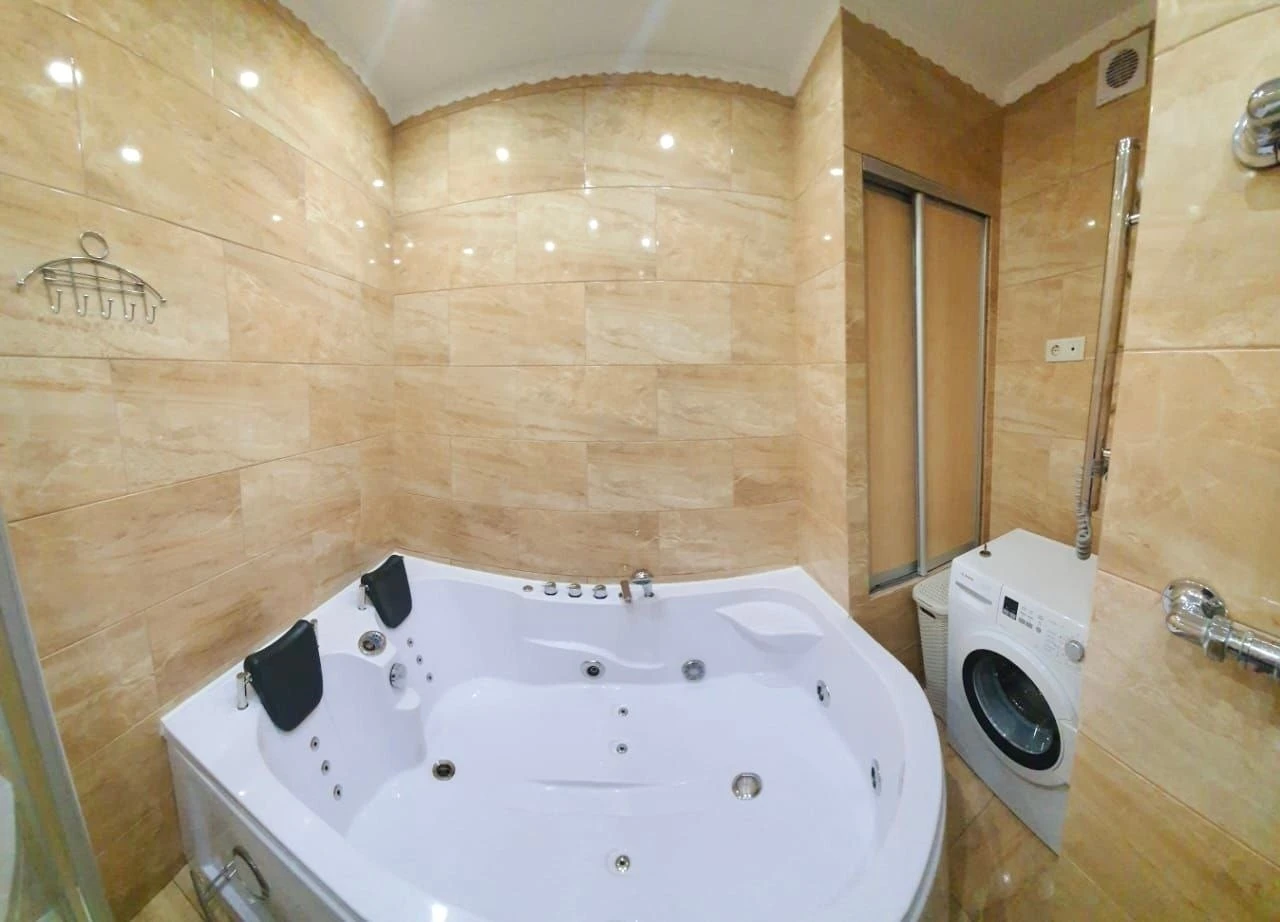 3-room apartment for sale 80 m², Irpinska St., 2
