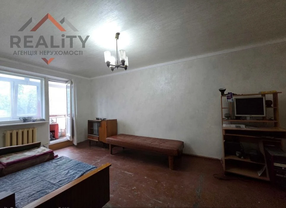 For sale 1 room apartment on I. Mazepa Avenue