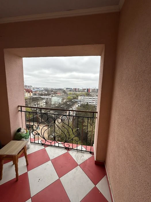 Продам в центрі 2 кімнатну квартиру