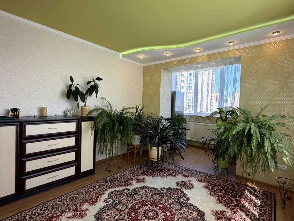 Apartment. Ivano-Frankivsk, Hnata Khotkevycha St., 44g k