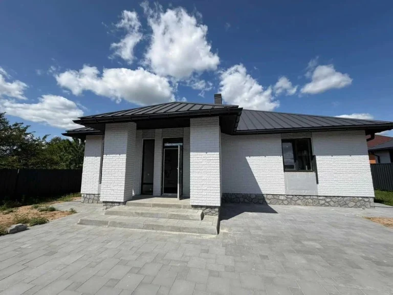 Продаж цегляного будинку. 5хв їзди від Центру . Є відое-огля