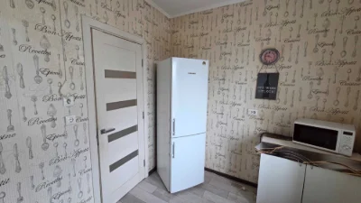 3-кімнатна квартира, вул. Ревуцького, 44. Метро Харківська.