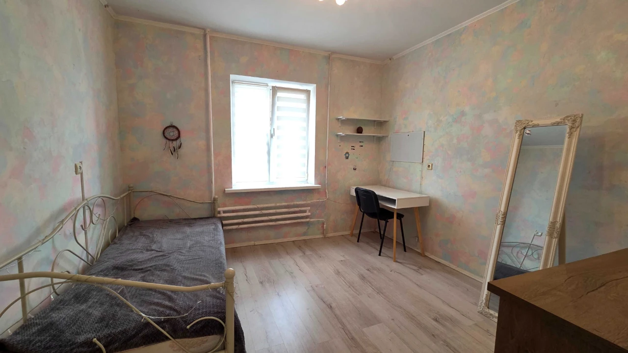 3-кімнатна квартира, вул. Ревуцького, 44. Метро Харківська.