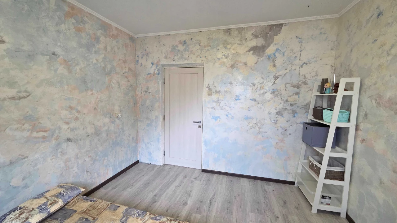 3-кімнатна квартира, вул. Ревуцького, 44. Метро Харківська.