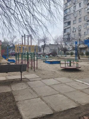Продается  4 км квартира на  Клинчике