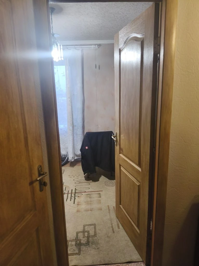 Продается  4 км квартира на  Клинчике