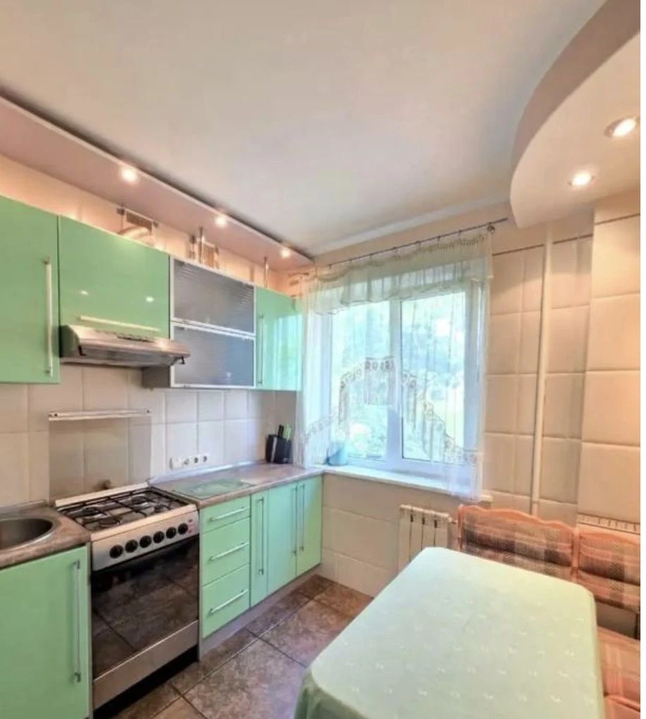 Продаж 3-кімнатна квартира, Салтівка, 606 м-н, вул. Світла