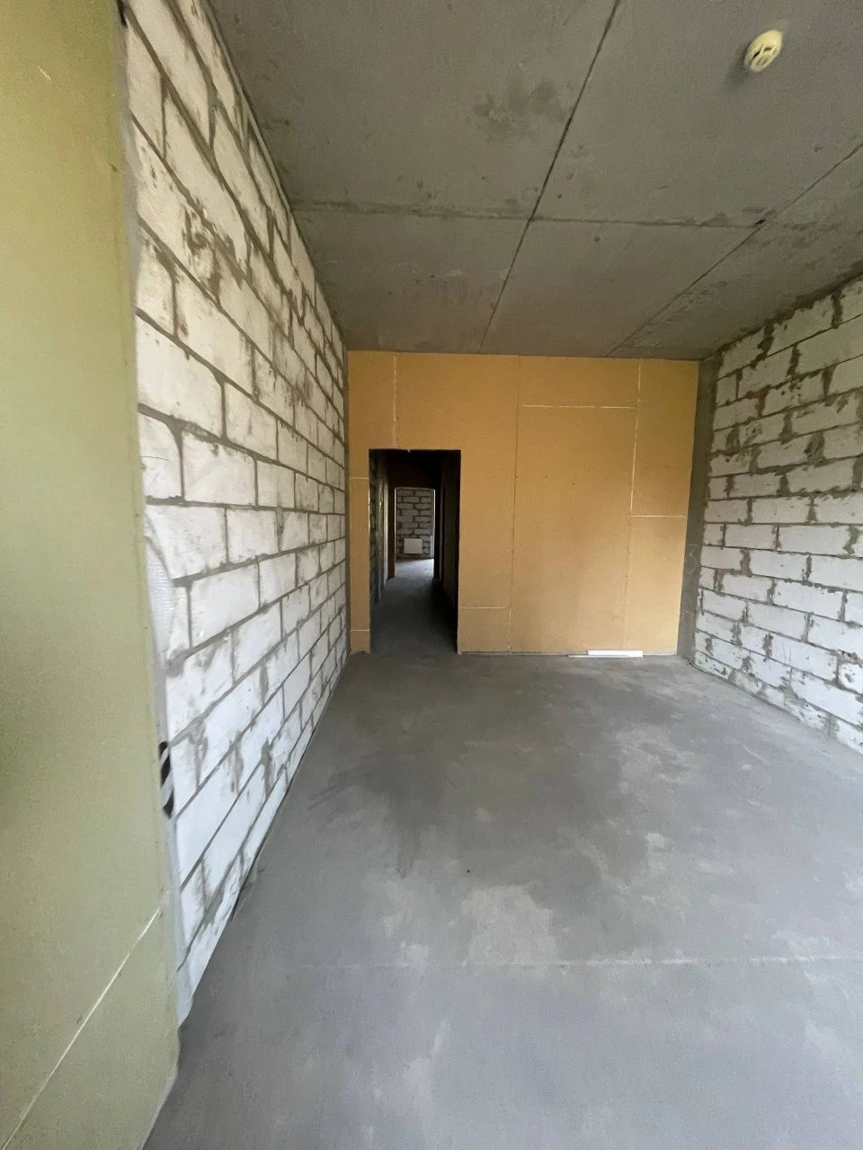 I will sell an apartment in the Kirovsky residential complex