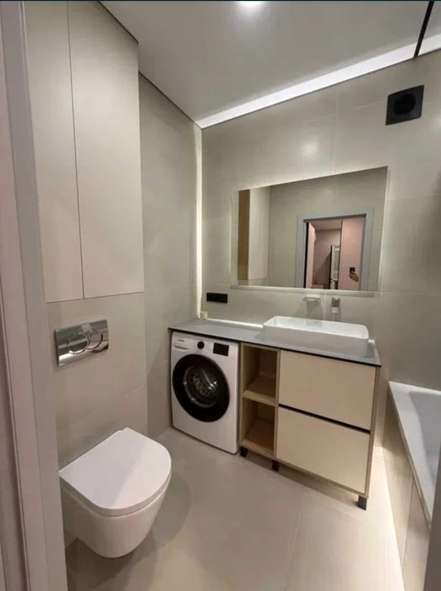I will sell a 2-room apartment with renovation in the residential complex Schaslyvyi-2 at the lowest price
