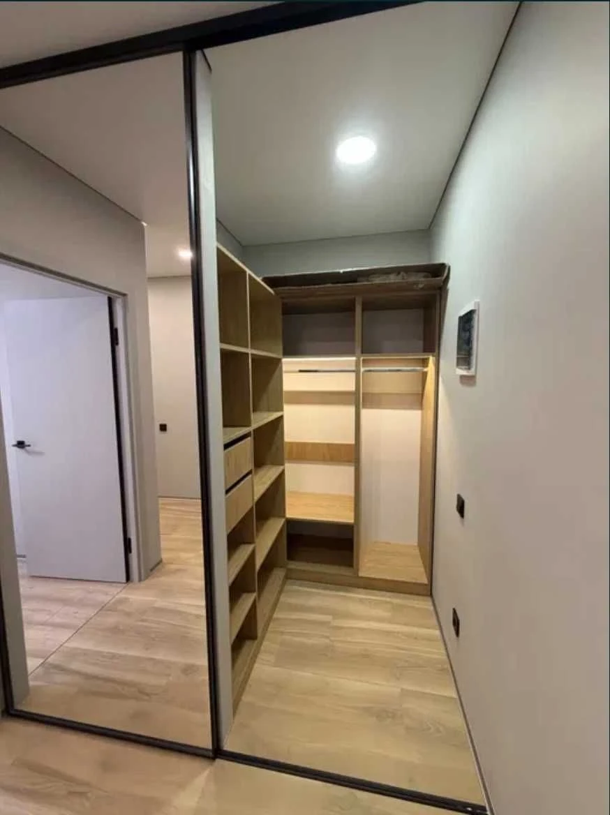 I will sell a 2-room apartment with renovation in the residential complex Schaslyvyi-2 at the lowest price