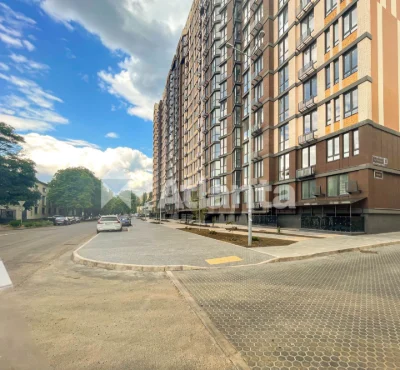 2-кімнатна квартира в сучасному  комплексі  в центрі міста