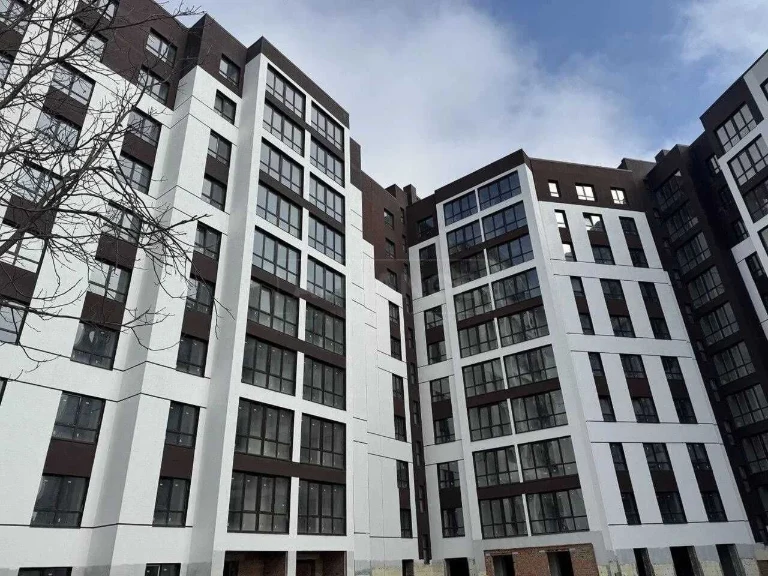 Sale of a 2-bedroom apartment near the City Lake
