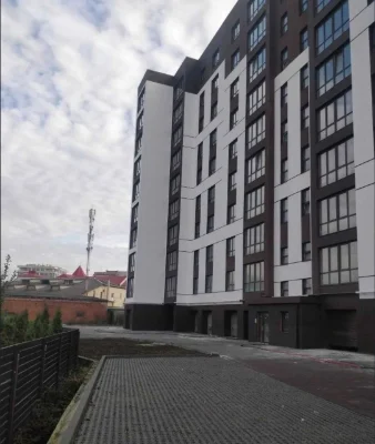 Продается 2-комнатная квартира рядом с городским озером