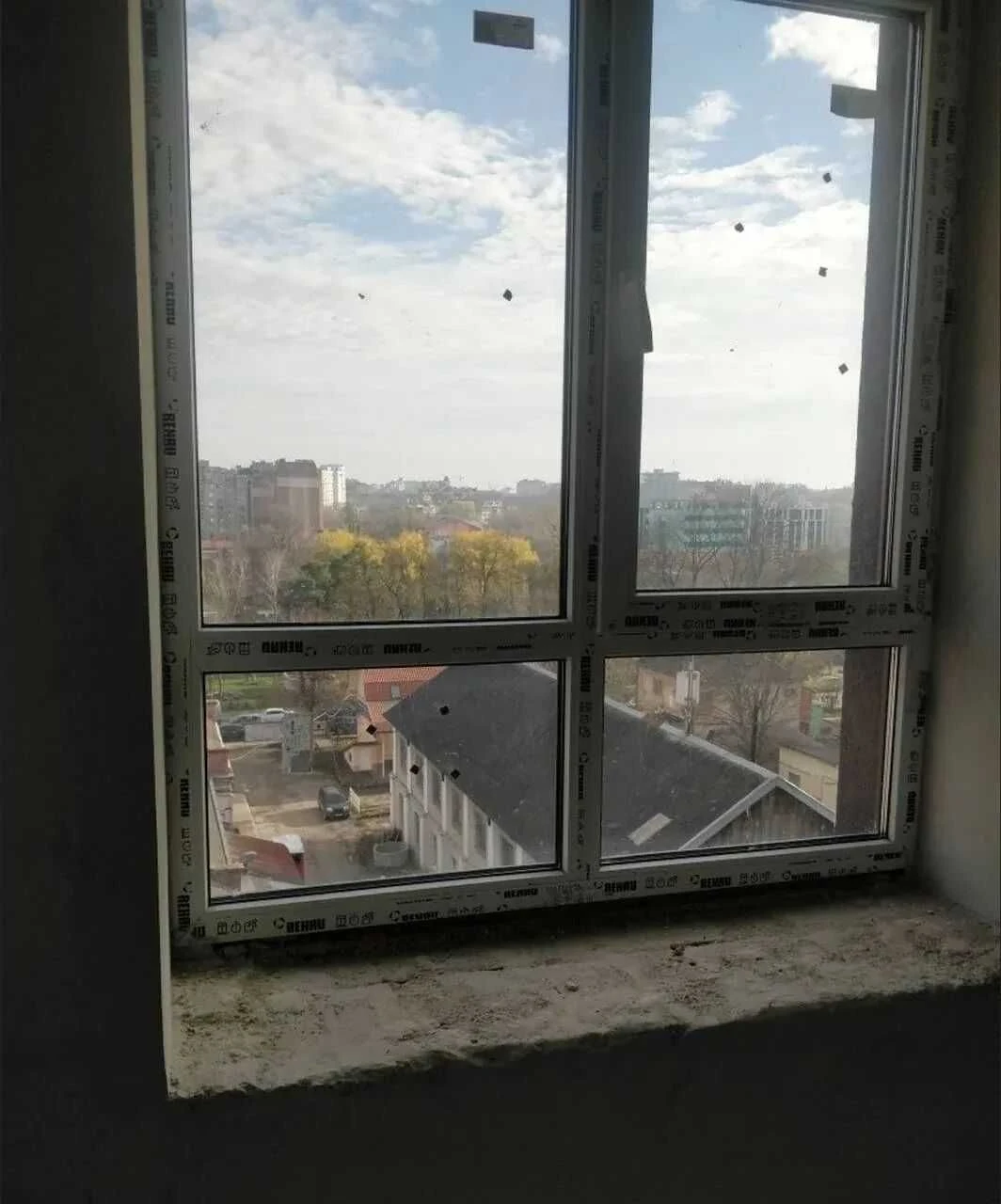 Продается 2-комнатная квартира рядом с городским озером