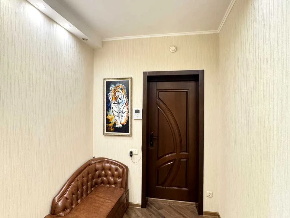 Apartment. Kyiv, Dniprovska Naberezhna st.