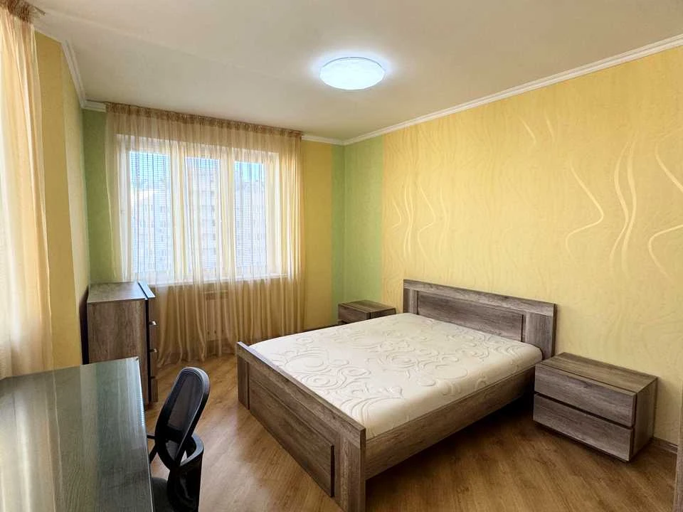 Apartment. Kyiv, Dniprovska Naberezhna st.