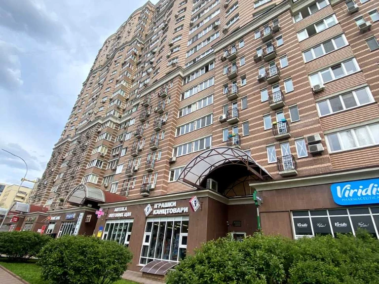 Apartment. Kyiv, Holosiivska Street