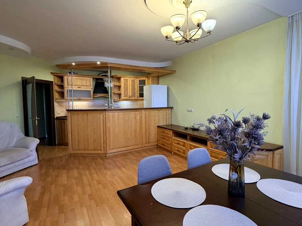 Apartment. Kyiv, Holosiivska Street