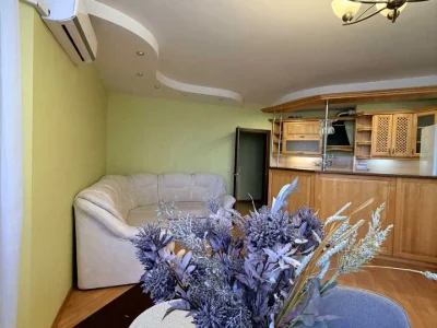 Apartment. Kyiv, Holosiivska Street