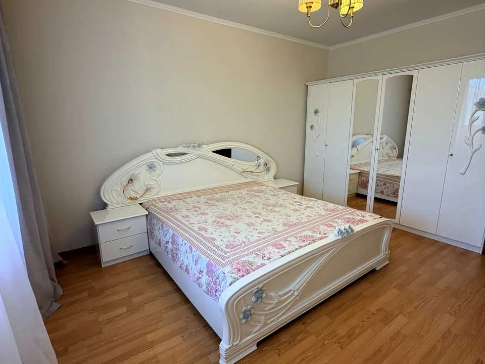 Apartment. Kyiv, Holosiivska Street