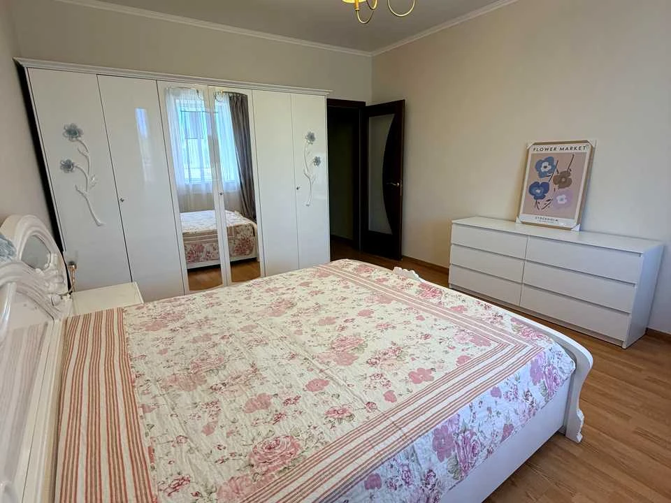 Apartment. Kyiv, Holosiivska Street