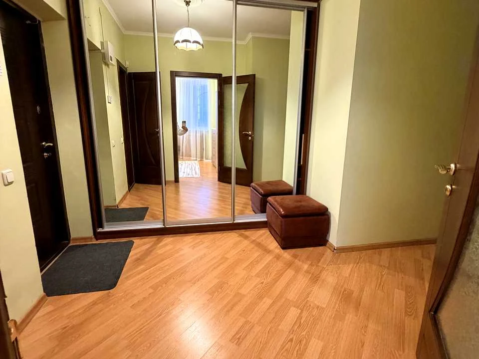 Apartment. Kyiv, Holosiivska Street
