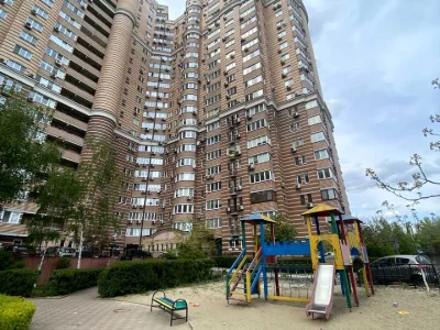 Apartment. Kyiv, Holosiivska Street