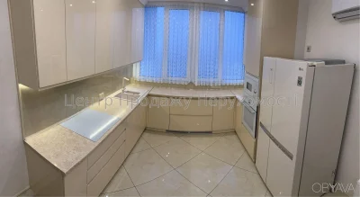 Квартира с четырьмя комнатами, 80 кв. м.