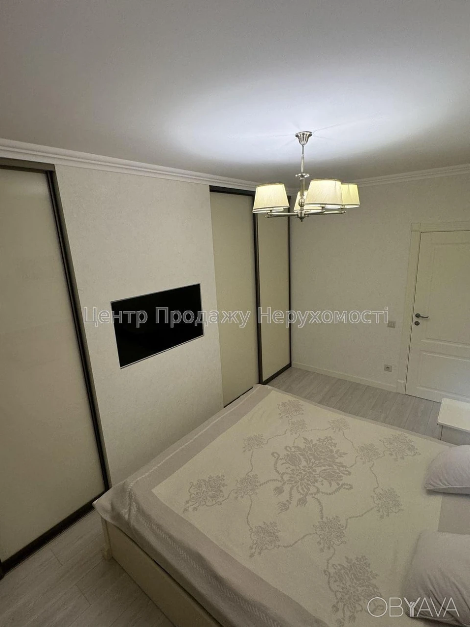 Квартира с четырьмя комнатами, 80 кв. м.