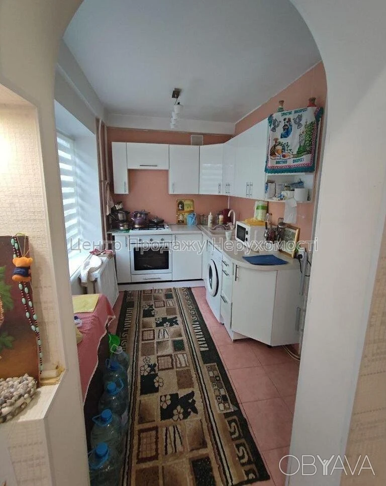 Квартира с тремя комнатами, 60 квадратных метров.