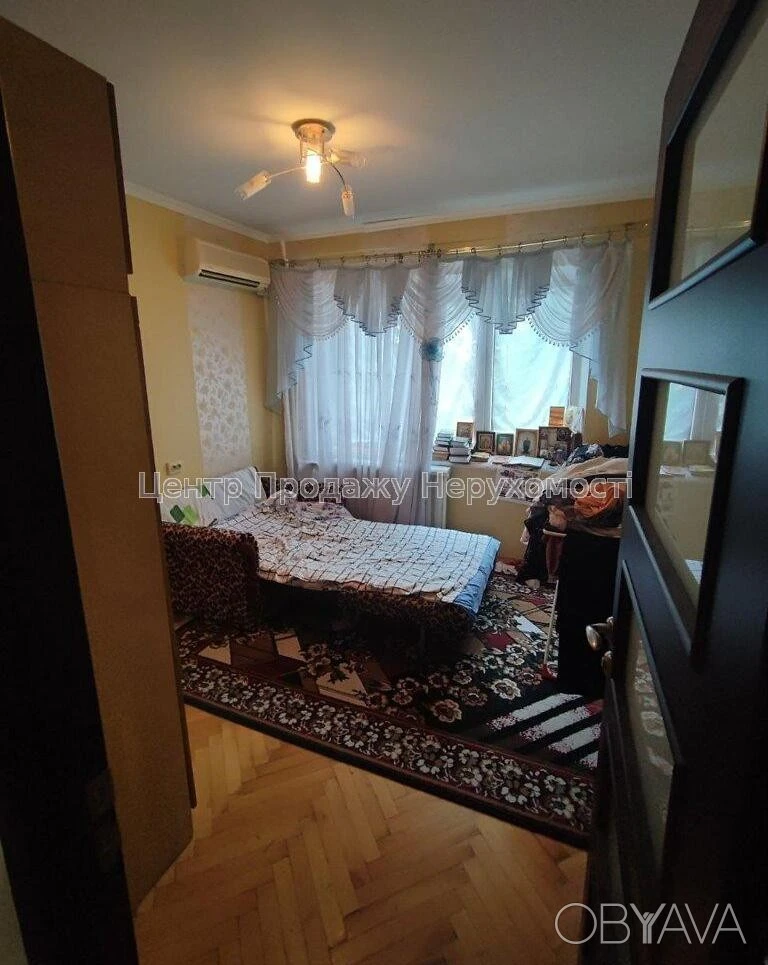 Квартира с тремя комнатами, 60 квадратных метров.