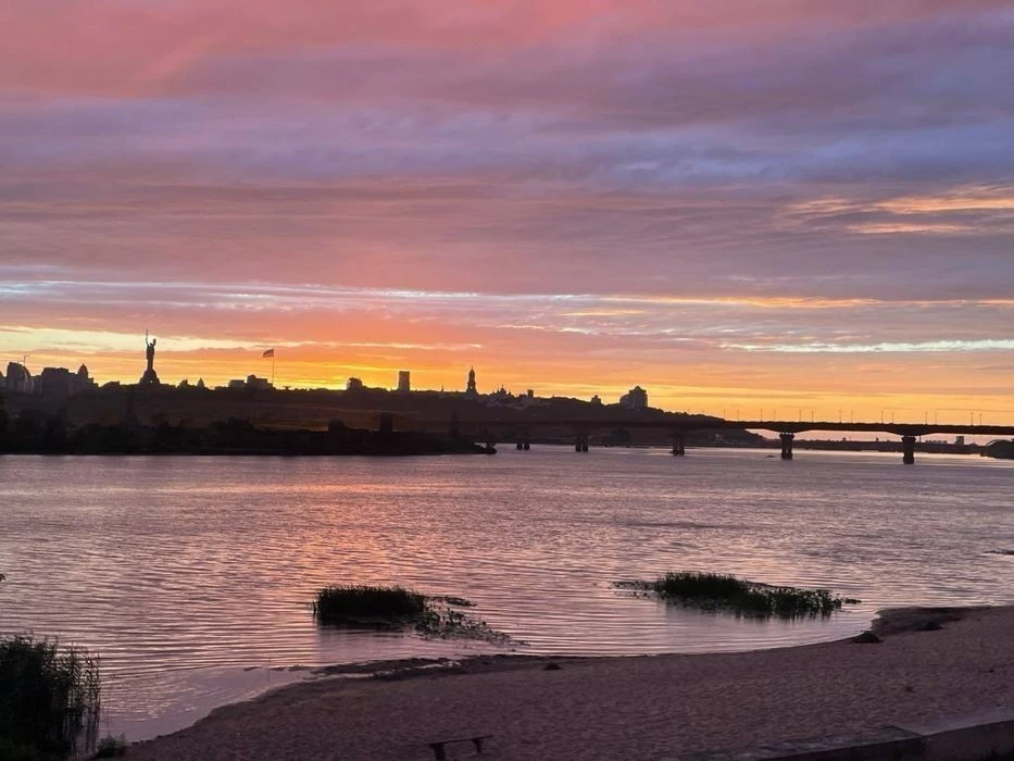 2 rooms Dniprovska embankment, Bereznyaki, Livoberezhna