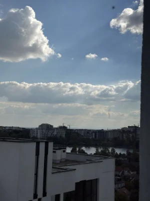 Selling 1-bedroom apartment with a view of the city lake
