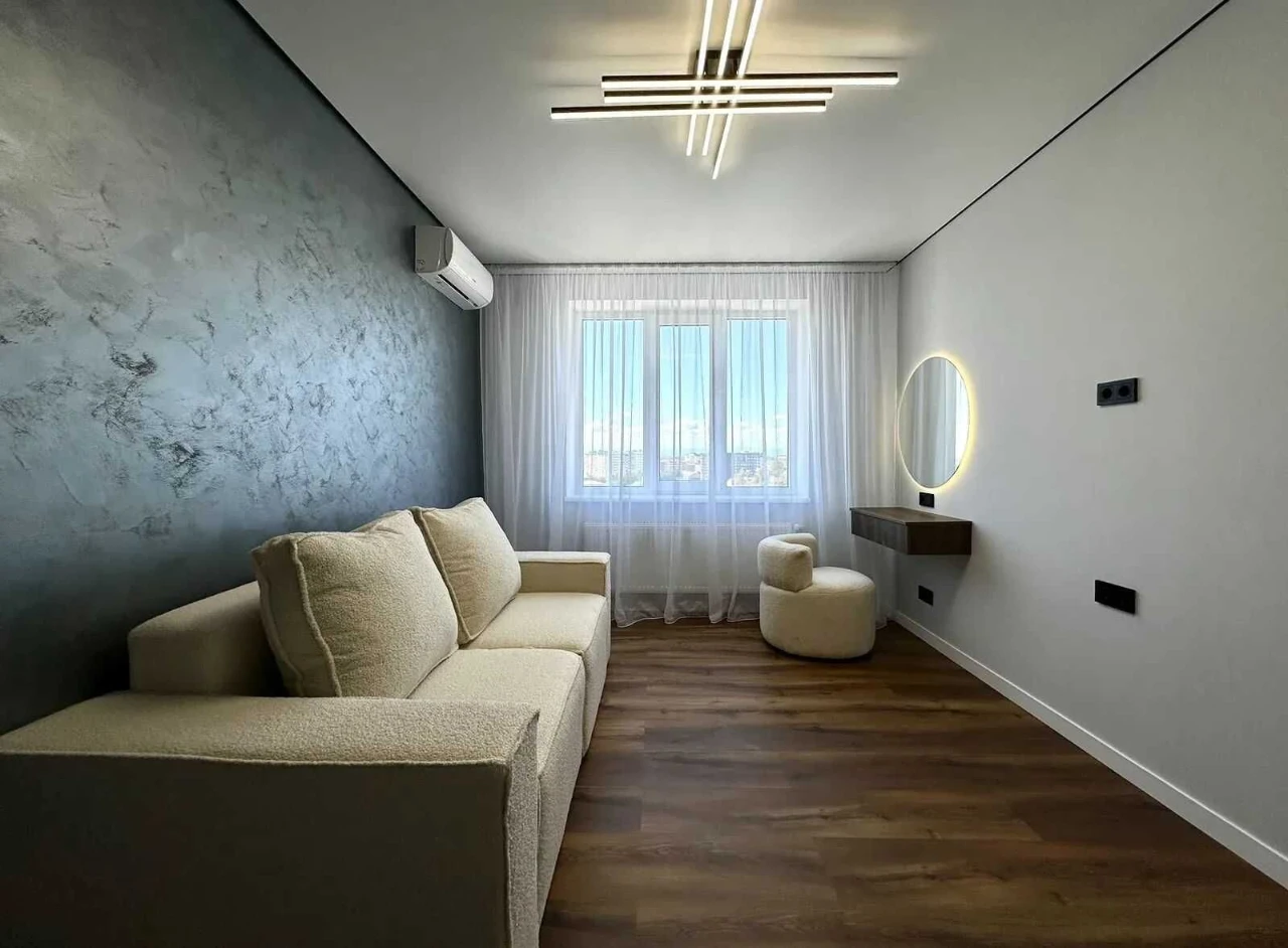 Sale of a large 2-bedroom apartment in the city center
