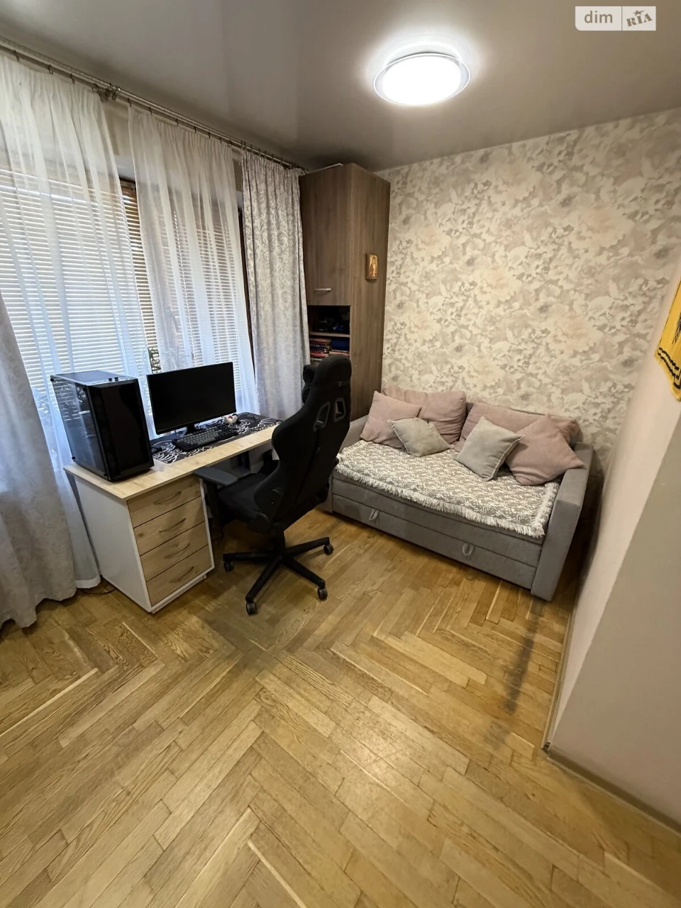 Sale of Apartment in Desnyansky